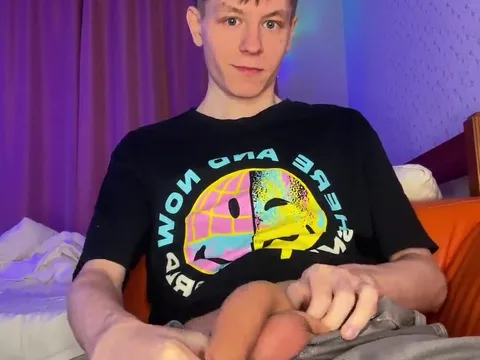 Watch my curvy knobs vase as A I edge my