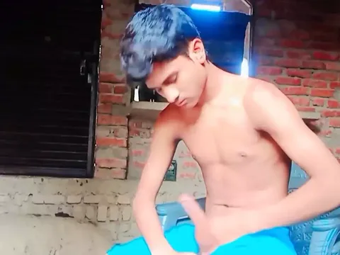 Salman Jok joins around first of all an